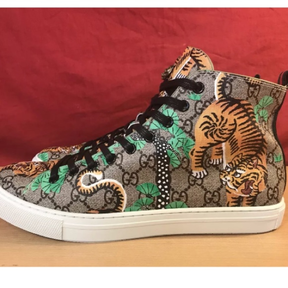 Gucci tiger shoes